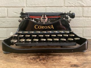 Corona Antica Piccola Macchina X Scrivere del 1917