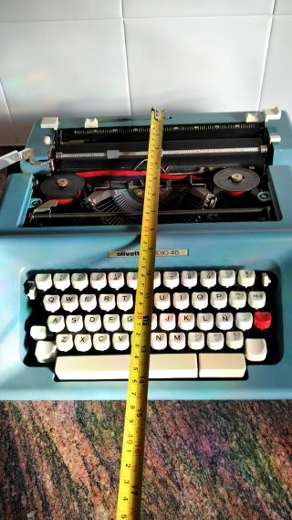 Máquina de escribir Olivetti Studio 46
