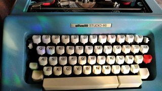 Máquina de escribir Olivetti Studio 46