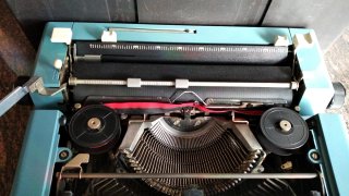 Máquina de escribir Olivetti Studio 46