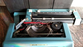 Máquina de escribir Olivetti Studio 46