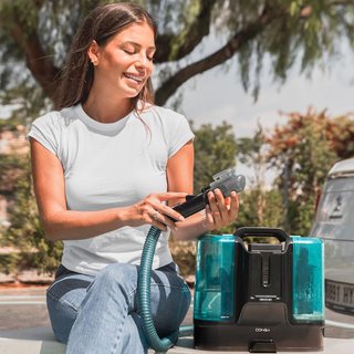 Aspiradora Limpiatapicerías Cecotec + 2 Baterías