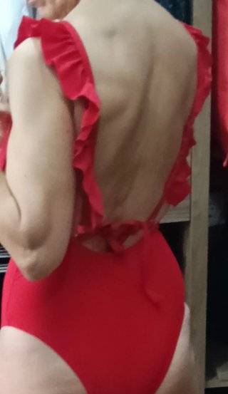 Bañador rojo con volantes