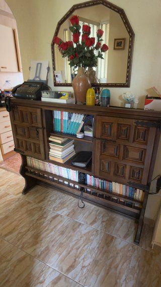 Recibidor antiguo de madera