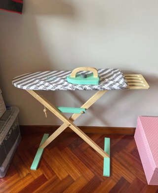 Tabla de planchar y plancha de juguete madera