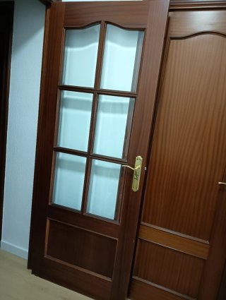 Puerta maciza madera con cristal 80x206