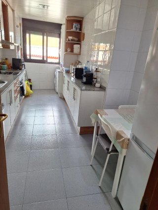Alquilo linda habitacione en piso amplio y luminos