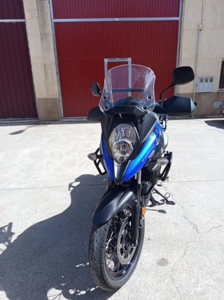 Suzuki VD-Strom 650XT Azul y Negra