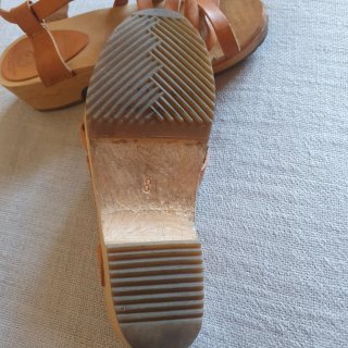 Sandali Aigle marroni in cuoio in legno