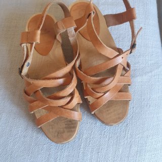 Sandali Aigle marroni in cuoio in legno