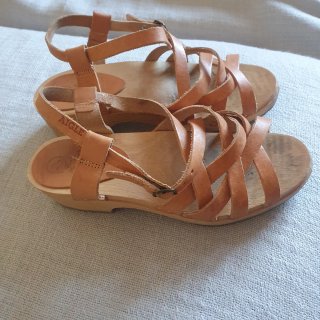 Sandali Aigle marroni in cuoio in legno