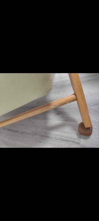 Minicuna de madera con ruedas
