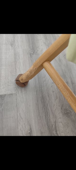 Minicuna de madera con ruedas