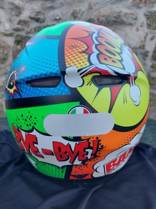 Capacete AGV com design pop art