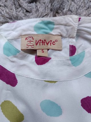 Camiseta sin mangas con lunares