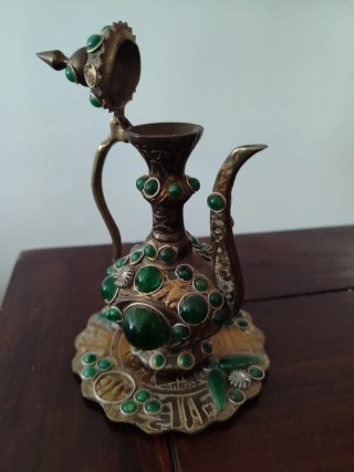 Tetera árabe latón incrustaciones verdes
