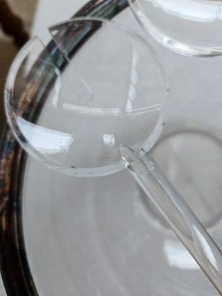 Insalatiera e posate in plexiglas e argento