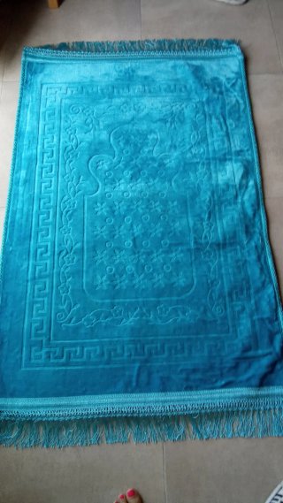 Alfombra de terciopelo azul turquesa