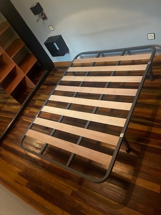 Somier 1.35x1.90 Metal y Madera