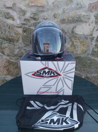 Capacete SMK Preto com Viseira
