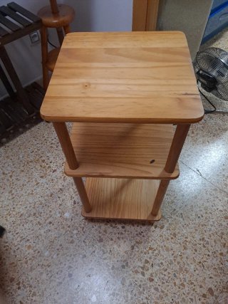 Mesita auxiliar de pino