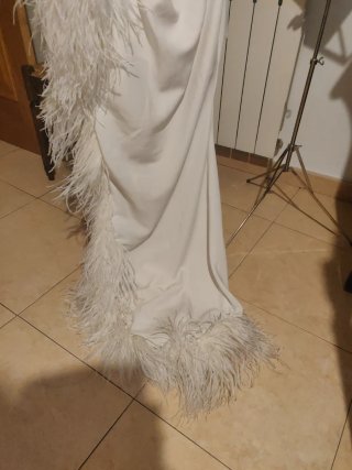 Vestido Vedette Blanco Plumas Talla 30