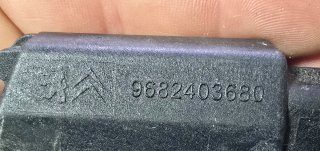 Luz Matrícula Peugeot / citroen 9682403680