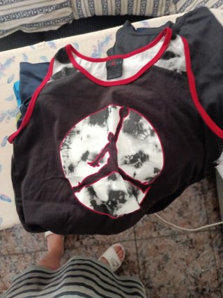Lote 6 camisetas y 2 pantalones