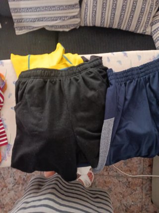 Lote 6 camisetas y 2 pantalones