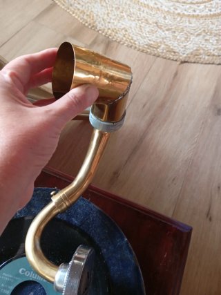 Gramola Gramófono Vintage Madera y Bronce