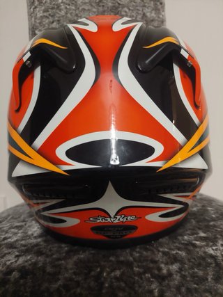 Capacete AGV com design arrojado