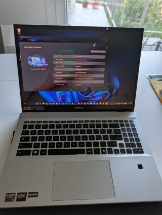MSI Prestige A16 AI A3HMG-064IT Argento
