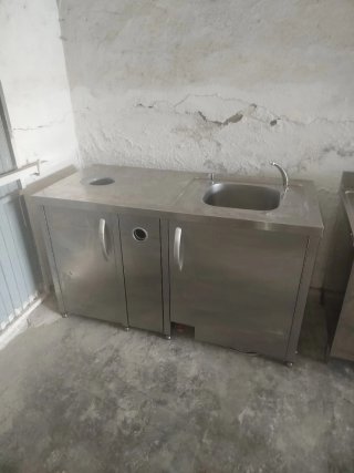 Mesas y fregaderos de acero inoxidable