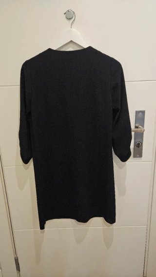 Vestido Elogi Negro con Detalles Dorados Talla M