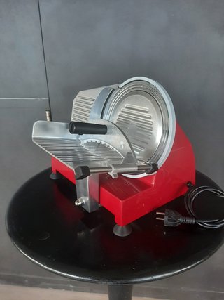 CORTA FIAMBRE 250F / NUEVA