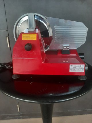 CORTA FIAMBRE 250F / NUEVA