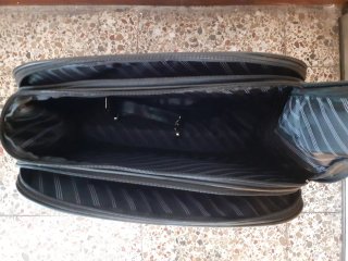 BOLSO ELEGANTE DE MANO O COLGADO DE MUJER. ESTA NU