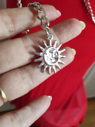 Cinturón de cadenas con luna y estrella