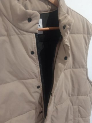 Chaleco acolchado Zara beige