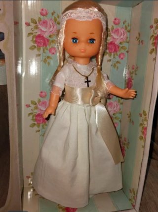 Muñeca Lesly Comunión, vestido de Lesly y chaqueta