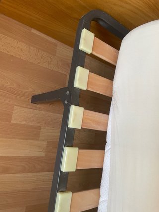 Cama 135 completa + colchón + cabecero con mesitas