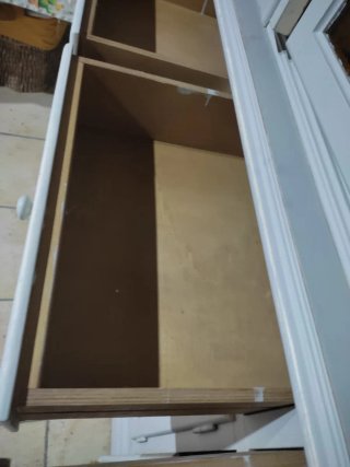 Credenza con ante e cassetti