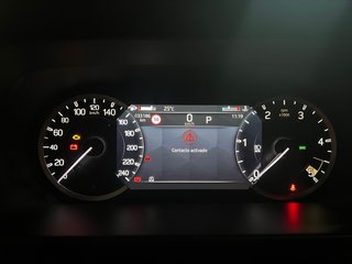Land Rover Defender 2023