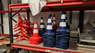CONOS Y BALIZAS DE SEÑALIZACIÓN VIAL
