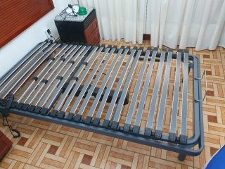 Cama articulada metálica con somier
