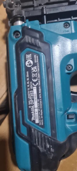 Clavadora Makita a Batería 18V