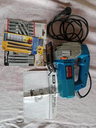 Sierra Caladora Ryobi JS-60 Orbital azul