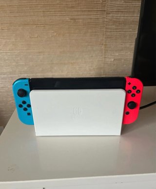 Nintendo Switch OLED Roja y Blanca