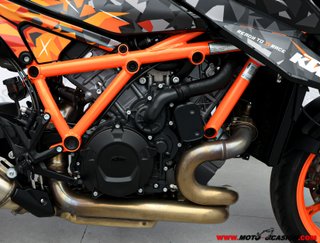KTM 1290 SUPER DUKE R
