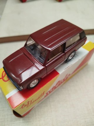 Coche a escala 1/43 Solido